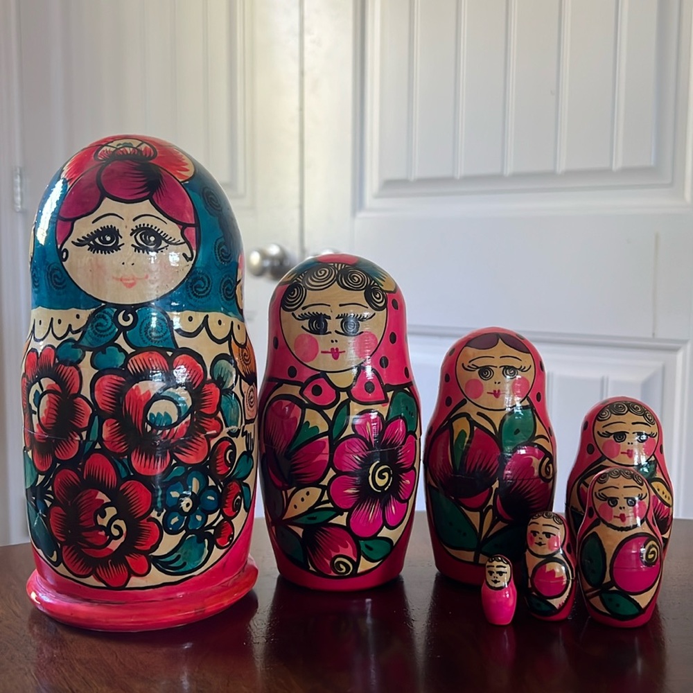 Russian Artist Nesting Dolls Matryoshka set 7pcs. Hand painted in Russia